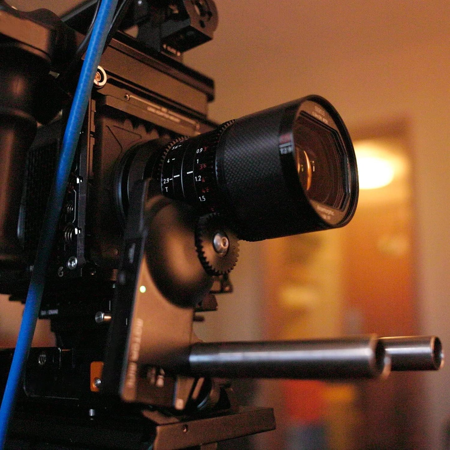 SIRUI Saturn 35mm T2.9 1.6X Full Frame Carbon Fiber Anamorphic Lens, Cine Lens