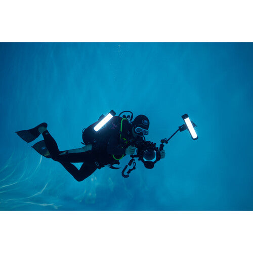 Luz de mergulho Godox WT40R RGB (15") 